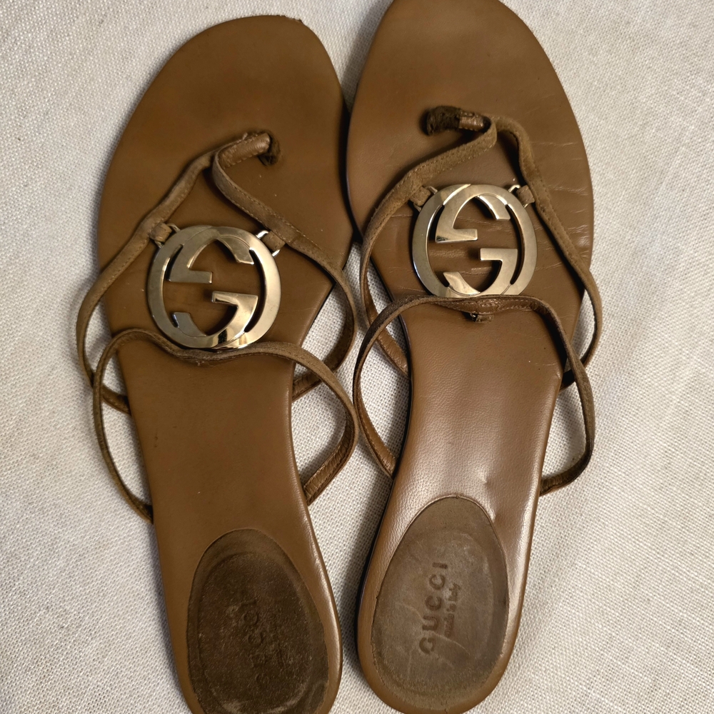 Gucci Tan Leather Thong Sandals with Gold Double G